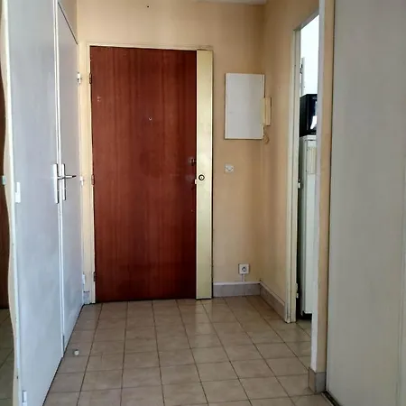 F2 A 50 M De La Апартаменты *