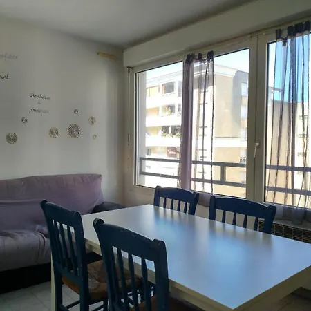 F2 A 50 M De La Апартаменты *